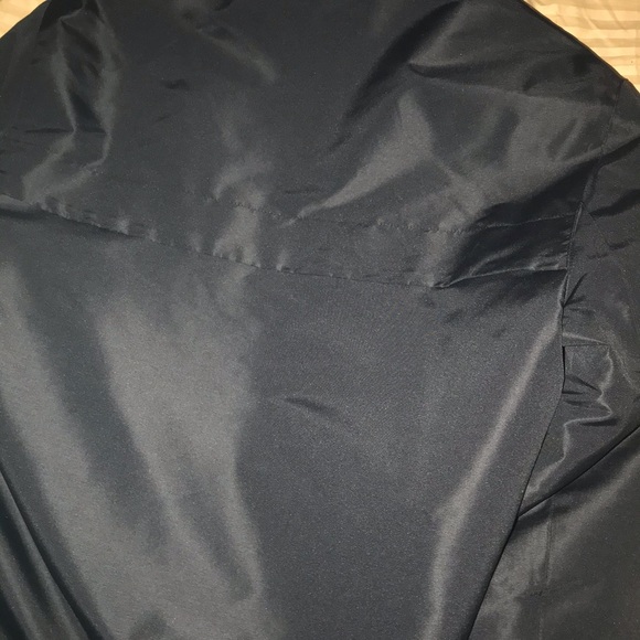 MK Windbreaker - Picture 3 of 4